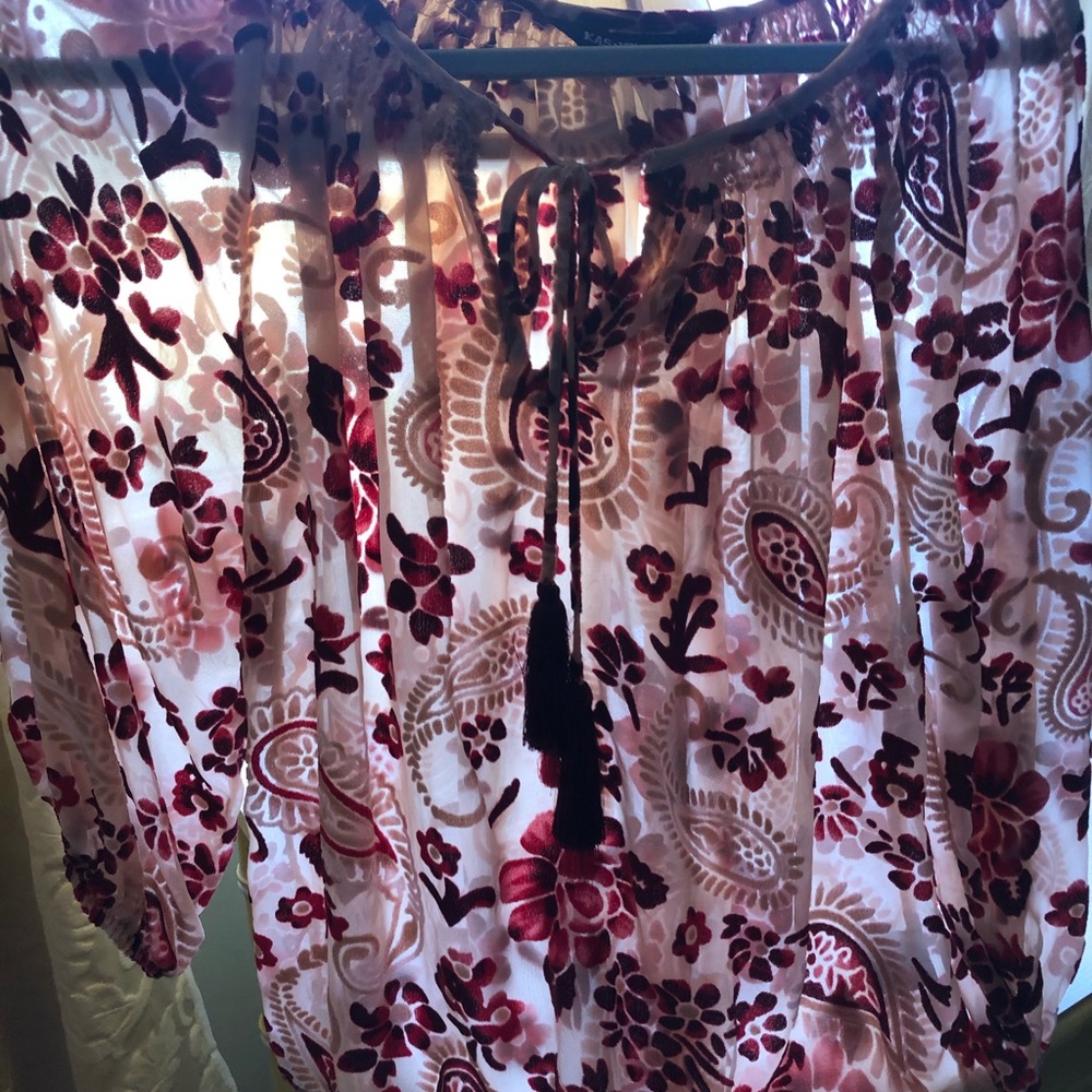 Women’s blouse peasant style;